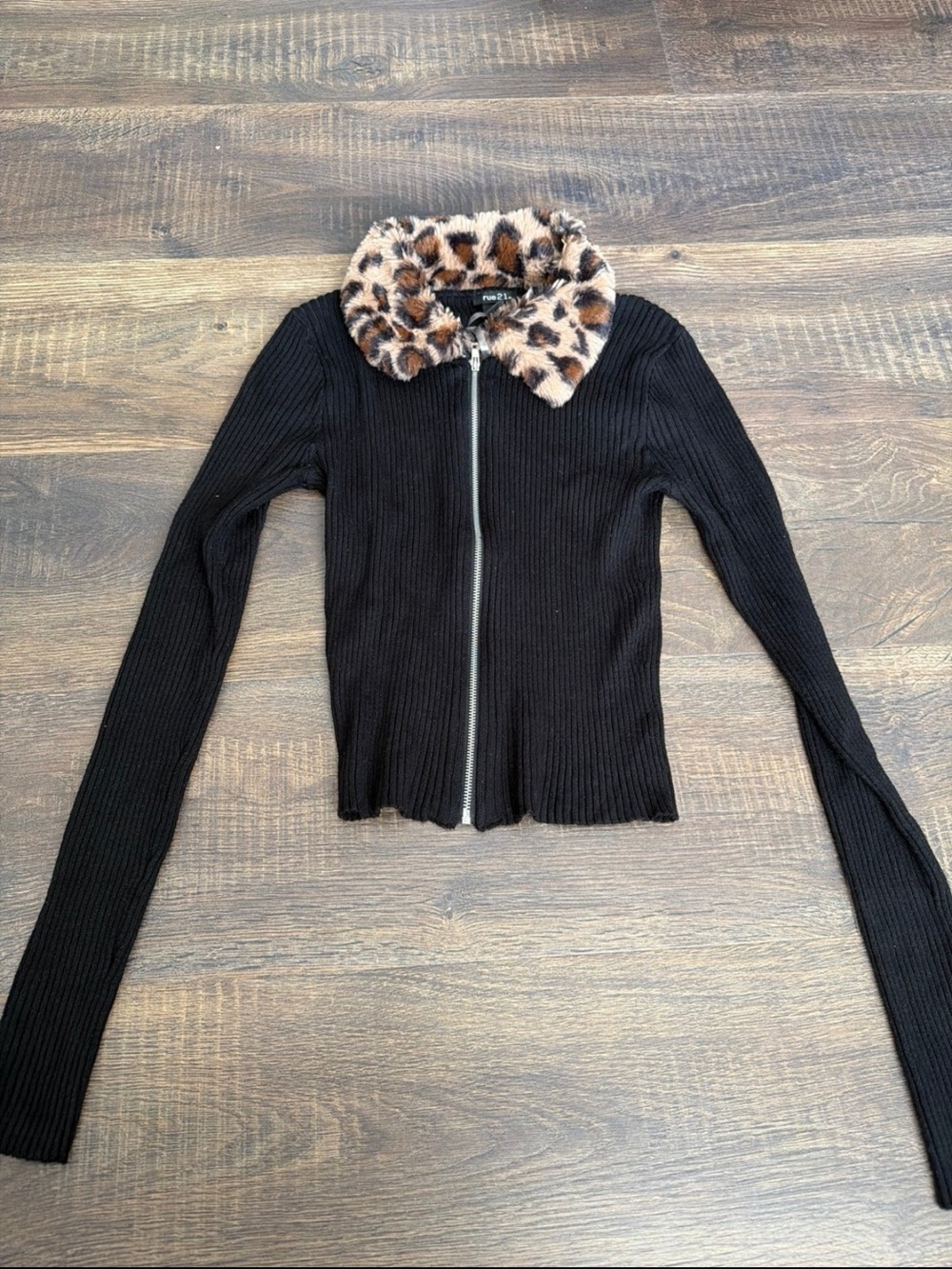 Rue21 Black Ribbed Zip Cardigan with Leopard Faux Fur Collar